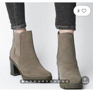 UGG HAZEL WATERPROOF BOOT WITH HEEL